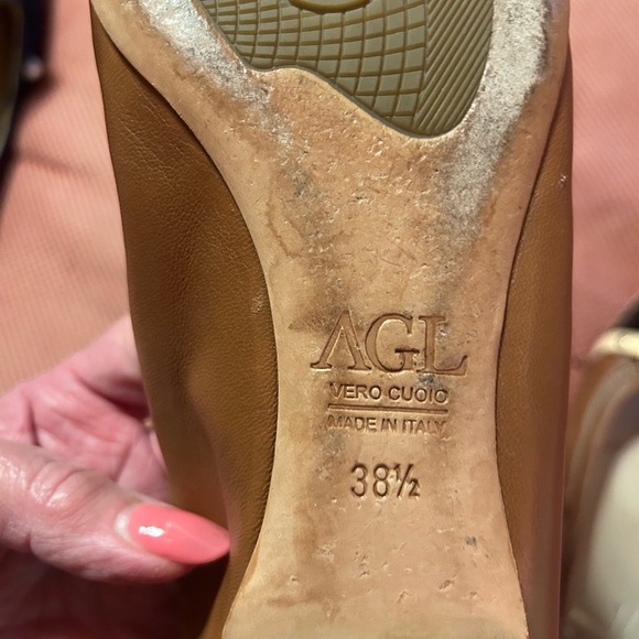 AGL Brown and Black Flats with Cream Accents - Picture 5 of 6